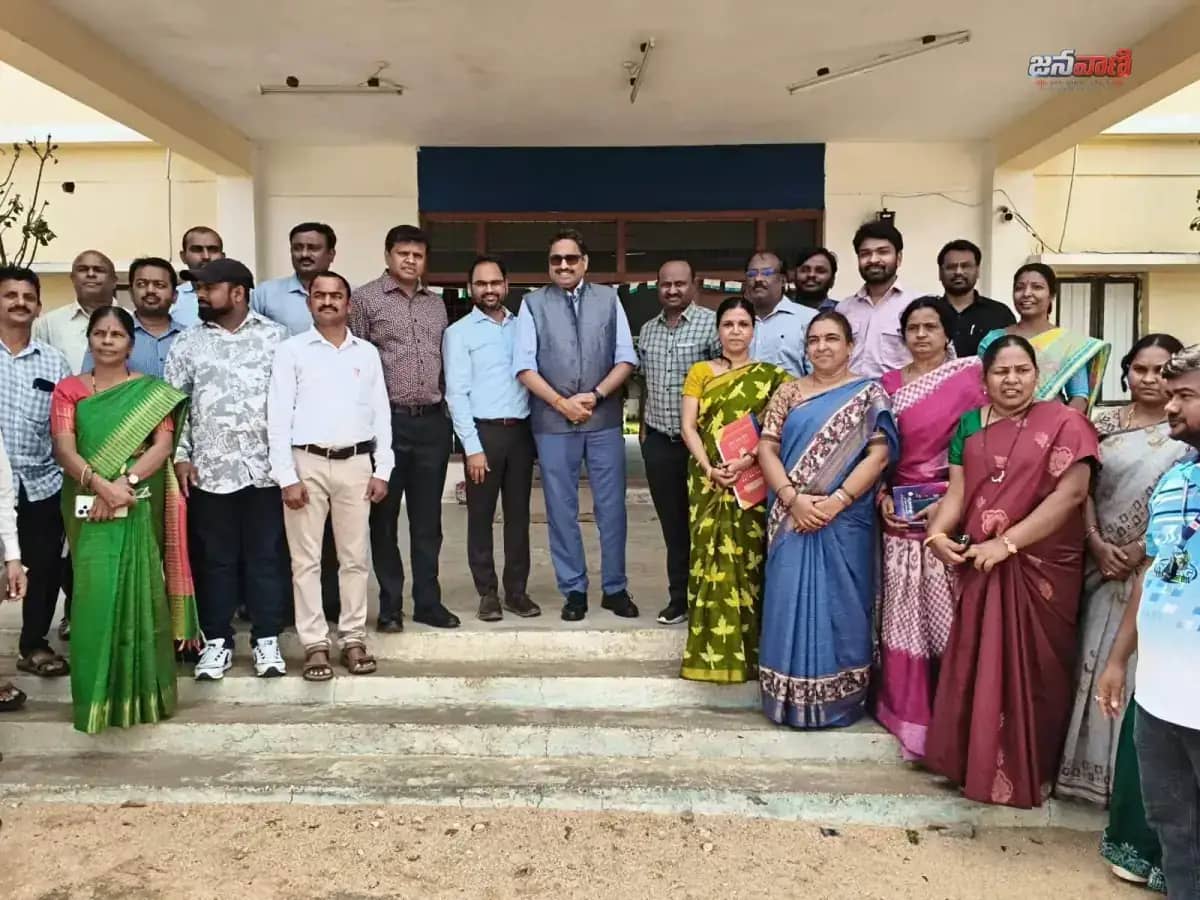 మహేశ్వరం తెలంగాణ మోడల్ స్కూల్‌లో ఆకస్మికంగా పర్యటించిన చీఫ్ సెక్రటరీ సంజయ్ జాజూ