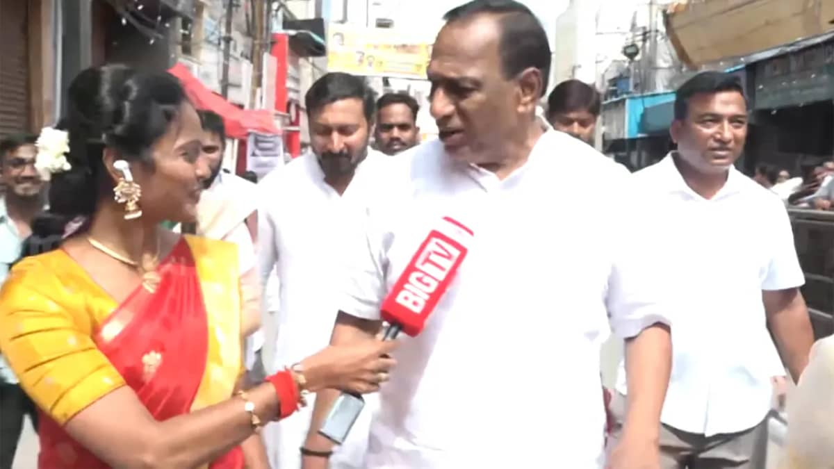 కుటుంబసమేతంగా లష్కర్ బోనాలకు హాజరైన మాజీ మంత్రి చామకూర మల్లారెడ్డి