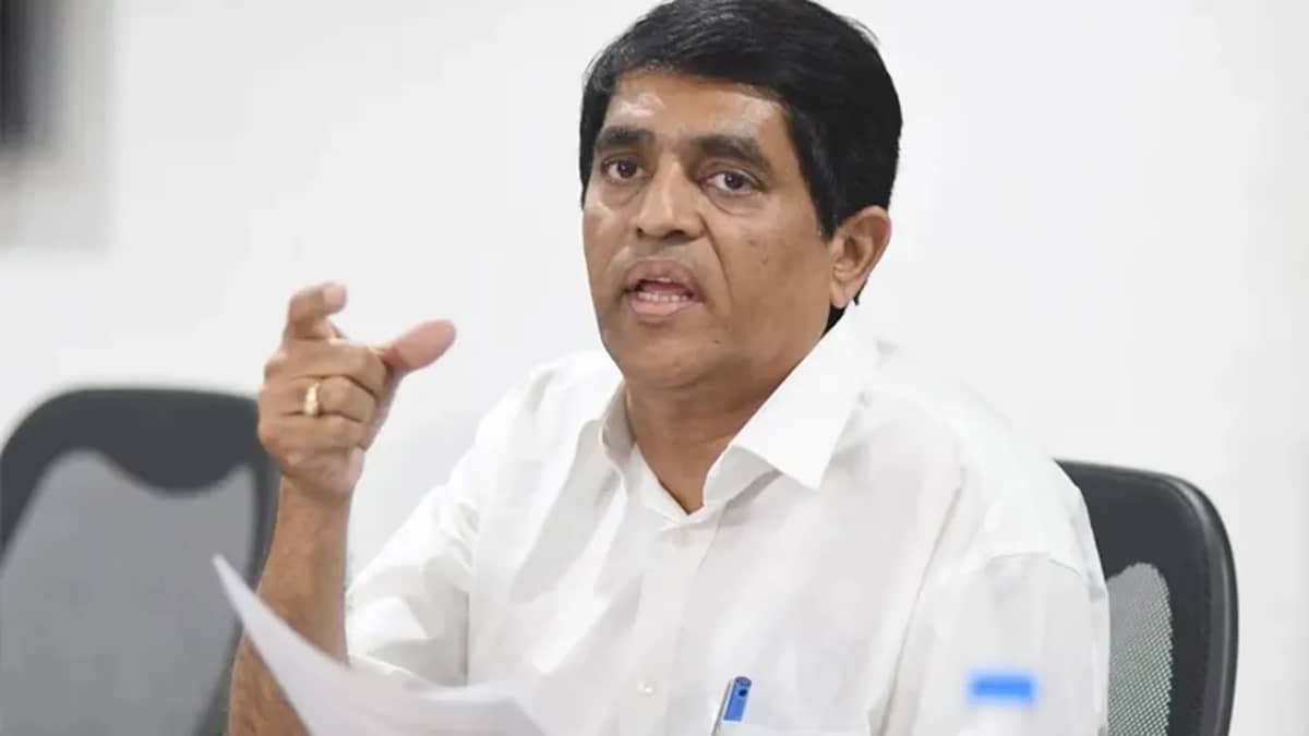 మాజీ ఆర్థిక మంత్రి బుగ్గన రాజేంద్రనాథ్