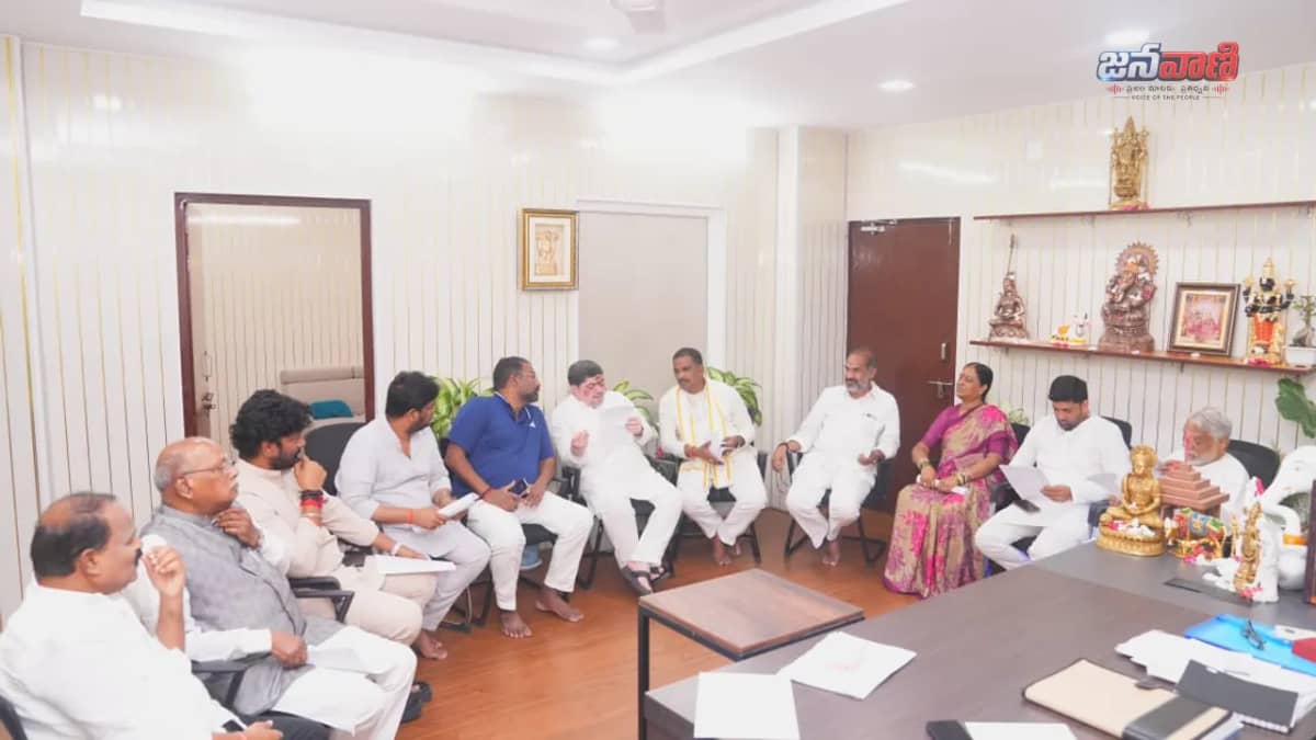 పొన్నం ప్రభాకర్ నివాసంలో బీసీ మంత్రుల భేటీ.. కీలక నిర్ణయాలు?