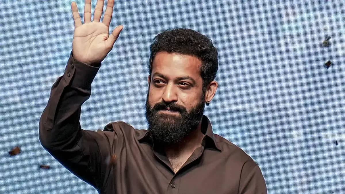 జూనియర్ ఎన్టీఆర్ భుజానికి సర్జరీ సక్సెస్..హెల్త్ బులెటిన్ విడుదల
