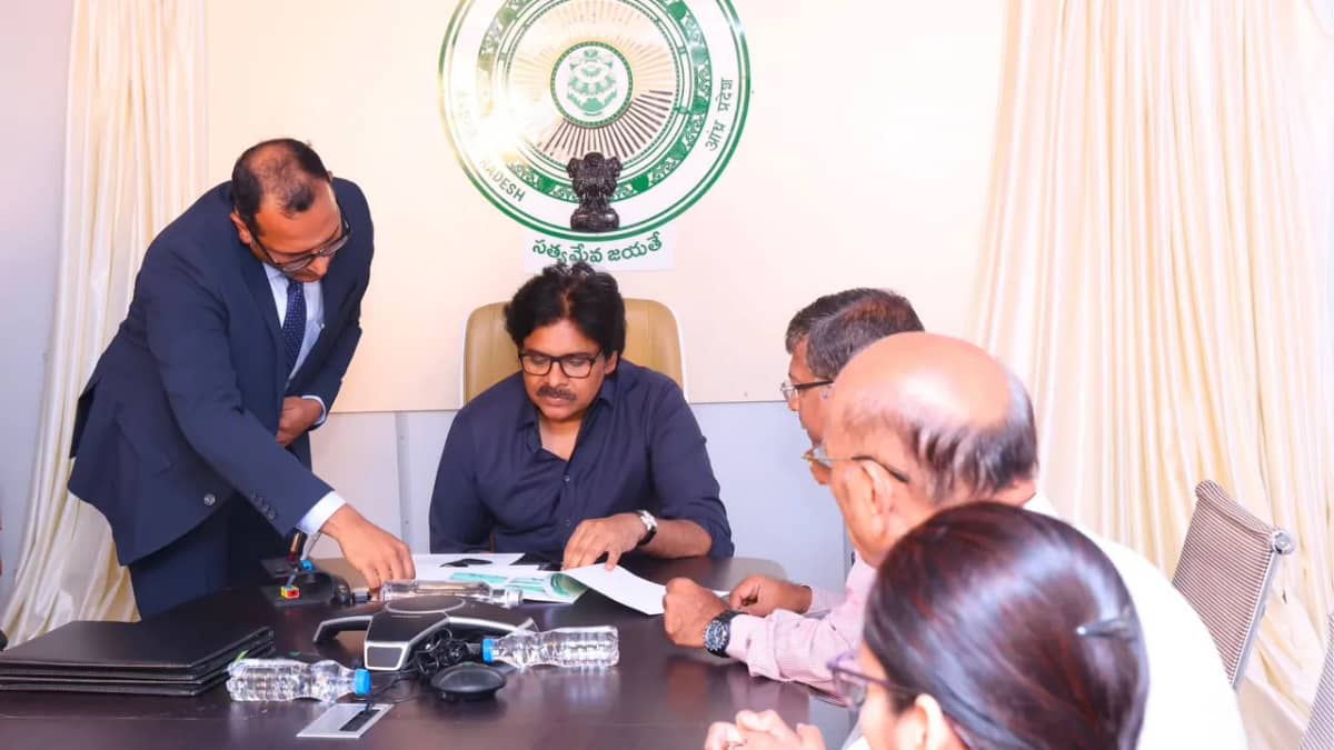 ఐఐటీ మద్రాస్ ప్రతినిధులతో ఏపీ డిప్యూటీ సీఎం పవన్ కల్యాణ్