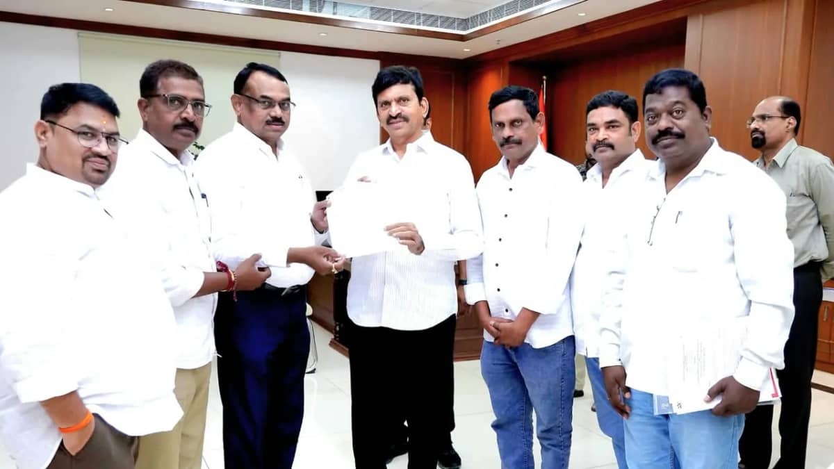జర్నలిస్టుల ఇళ్ల స్థలాలపై ప్రభుత్వం స్పష్టత ఇవ్వాలి-మంత్రి పొంగులేటిని కలిసిన టీడబ్ల్యూజేఎఫ్ నేతలు