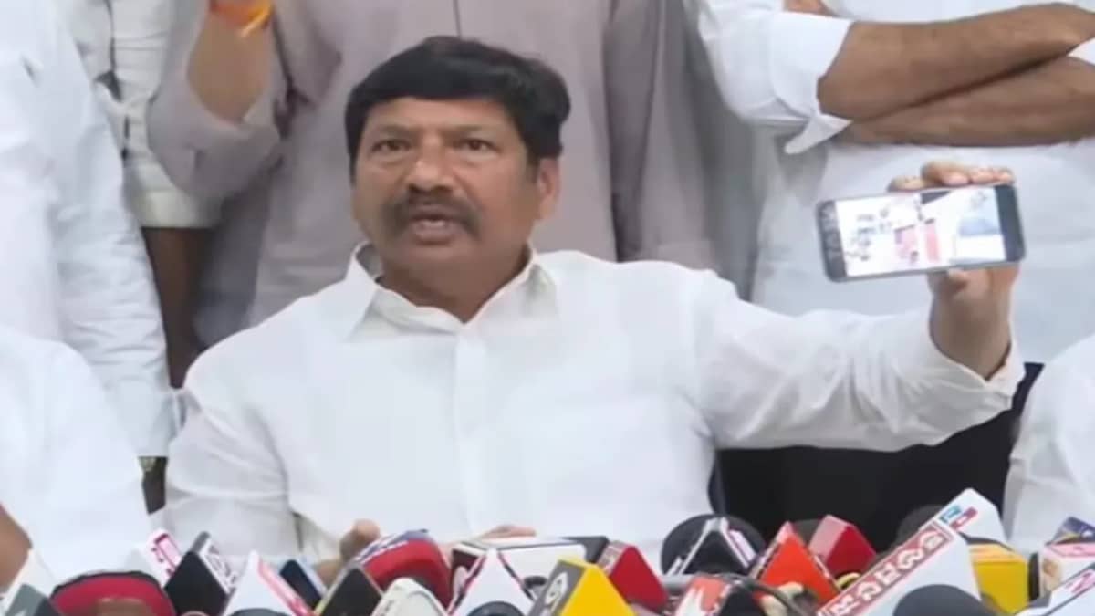 కోడలు మేఘనను కూతురిలా చూసుకున్నాం.. కుటుంబ వివాదంలో రాజకీయ జోక్యం ఉందంటూ జోగి రమేష్ ఆరోపణలు