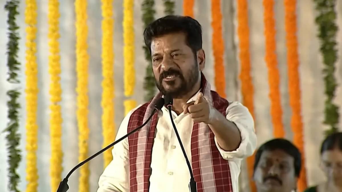 కేసీఆర్‌కు.. నాకు పోలిక ఏంటి? కేసీఆర్ పదేళ్ల పాలనపై రేవంత్ ఫైర్
