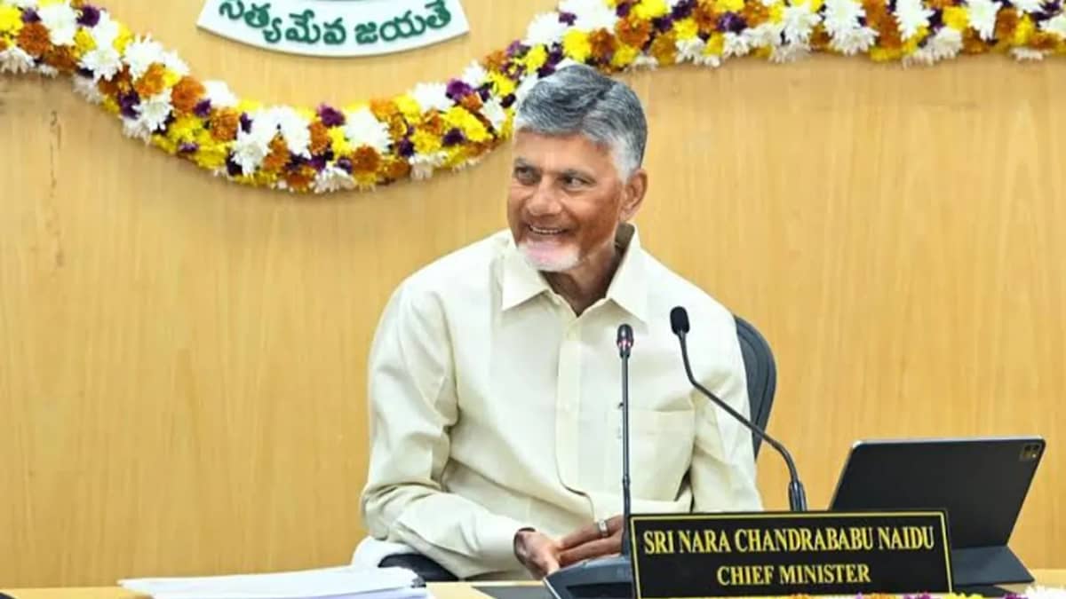రైతు బజార్లు, రేషన్ డిపోల ద్వారా.. 60 రకాల నిత్యావసర సరుకులు!
