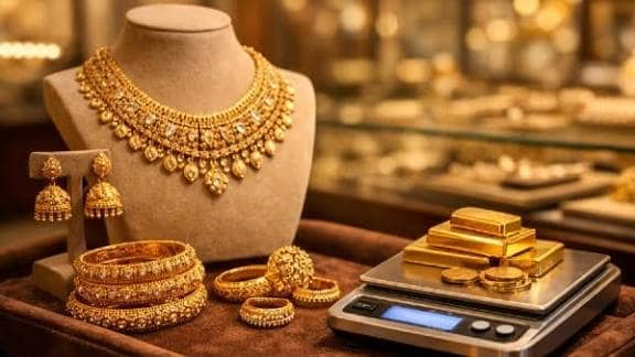 బంగారం ధరలకు బ్రేక్.. స్వల్పంగా తగ్గిన పసిడి రేట్లు