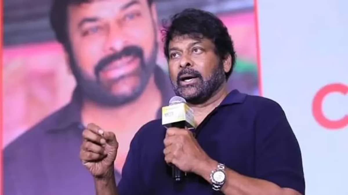 రక్తం అమ్ముకోవాల్సిన అవసరం నాకు లేదు.. విమర్శలపై చిరు క్లారిటీ