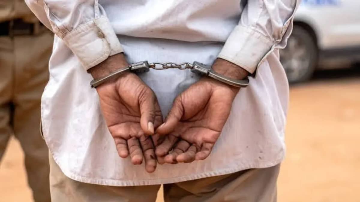 షాద్‌నగర్ టోల్‌ప్లాజా వద్ద 13 కిలోల జింక మాంసం పట్టివేత