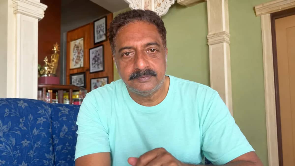 గ‌ణేష్ నిమ‌జ్జ‌నం ముగిసింది..సీఈసీ జ్ఞానేష్ కుమార్ నిమజ్జనం మిగిలే ఉంది.. ప్రకాశ్ రాజ్ సంచలన వ్యాఖ్యలు