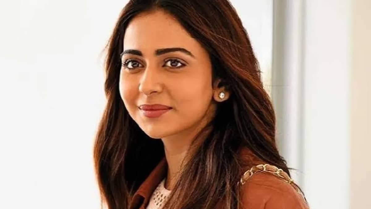 నాకు గాడ్‌ఫాదర్లు ఎవరూ లేరు..నేను ఎవరికీ బినామీని కాదు..ఐటీ సోదాలపై రకుల్‌ప్రీత్ సింగ్ క్లారిటీ