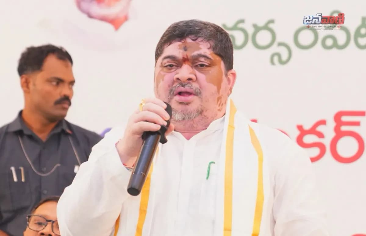 ఫీజు రీయింబర్స్‌మెంట్‌పై బీజేపీకి మంత్రి పొన్నం ప్రశ్నలు.. ముందుగా వీటికి సమాధానం చెప్పాలని డిమాండ్
