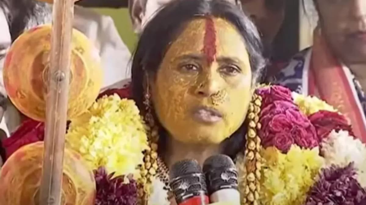 నాకు అడ్డు వచ్చిన వాళ్లను పాదాల కింద వేసి నలిపేస్తా...రంగం భవిష్యవాణిలో షాకింగ్ హెచ్చరికలు