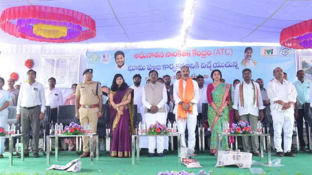 ప్రజలకు ఇచ్చిన ప్రతి హామీని అమలు చేస్తున్నాం.. ఆగస్టు 15న పెన్షన్లపై కీలక ప్రకటన: మంత్రి వివేక్ వెంకటస్వామి