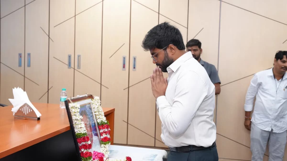Professor Jayashankar 92nd Jayanthi | మన వనరులతోనే అభివృద్ధి సాధించాలన్నది జయశంకర్ సార్ ఆశయం: టీజీఎన్‌పీడీసీఎల్ సీఎండీ కర్నాటి వరుణ్ రెడ్డి
