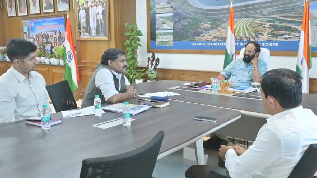 ఆగస్టు 15న సంగారెడ్డిలో స్మార్ట్‌ రేషన్‌ కార్డుల పంపిణీ ప్రారంభం: ఉత్తమ్‌