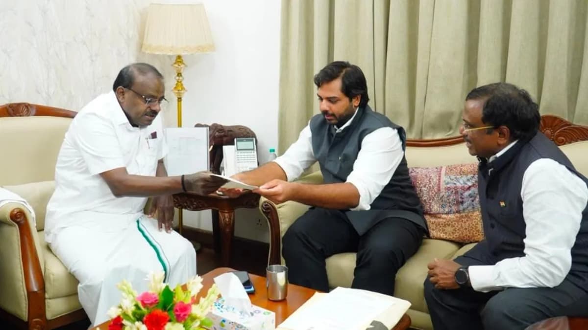 పెద్దపల్లిలో పీఎం - సేతు ITI క్లస్టర్‌ ఏర్పాటు చేయాలి: కేంద్రానికి మంత్రి వివేక్‌, ఎంపీ వంశీకృష్ణ విజ్ఞప్తి