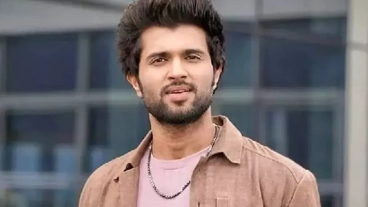 విజయ్ దేవరకొండ ఈ రెండు సినిమాలు రిజెక్ట్ చేసి కాస్ట్‌లీ తప్పు చేశాడా?