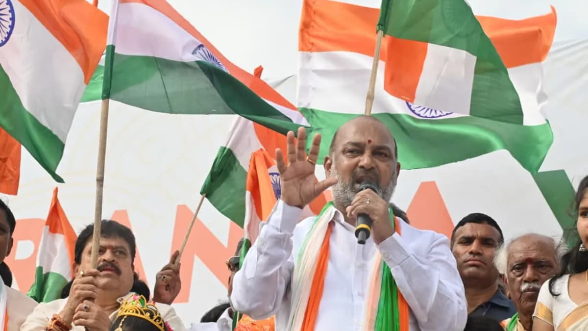 కాంగ్రెస్‌కు చిత్తశుద్ధి ఉంటే జెన్‌ జీలకు చట్టసభల్లో అవకాశం ఇవ్వాలి: బండి సంజయ్‌ సవాల్