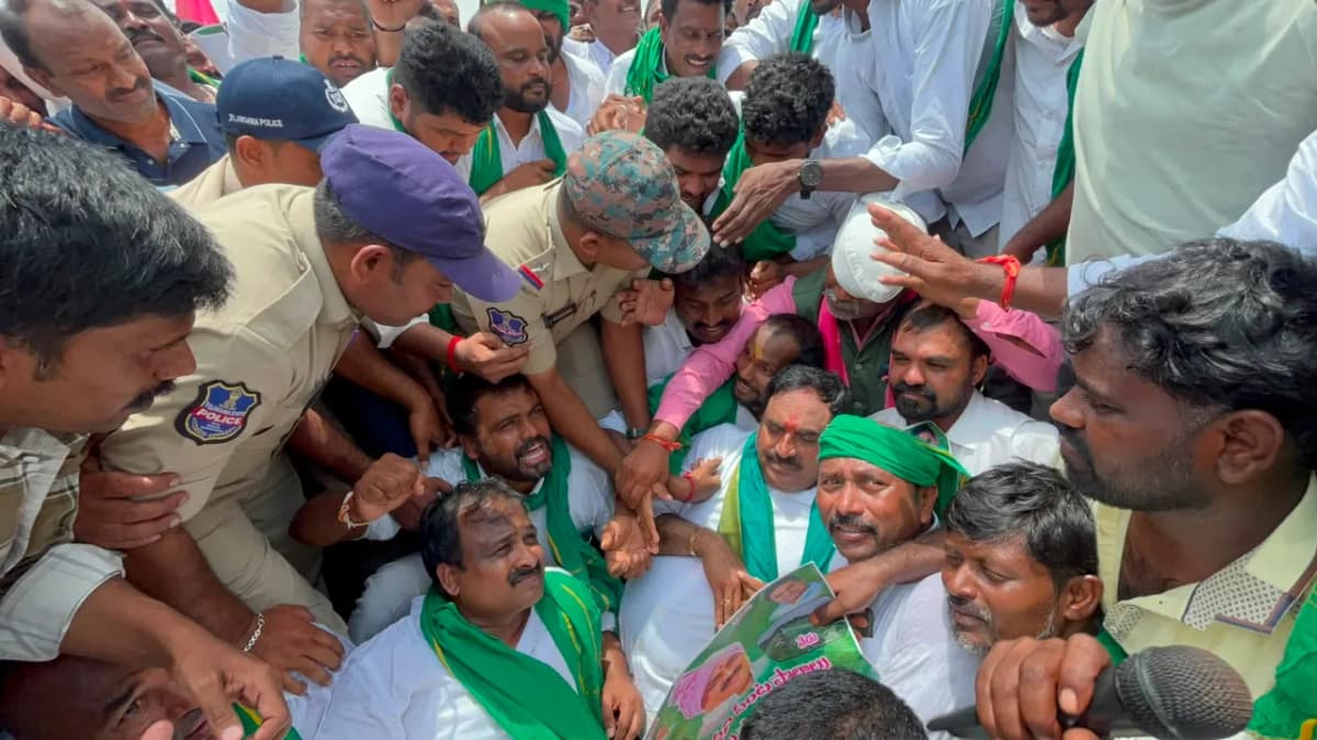 సాగునీరు విడుదల చేయాలని ఎర్రబెల్లి దయాకర్ రావు ఆందోళన.. అరెస్ట్ చేసిన పోలీసులు 