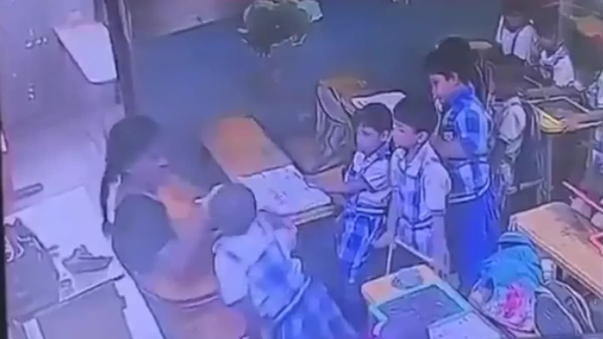 విశాఖలో విషాదం.. క్లాస్‌రూమ్‌లో కుప్పకూలి ఆరేళ్ల విద్యార్థి మృతి