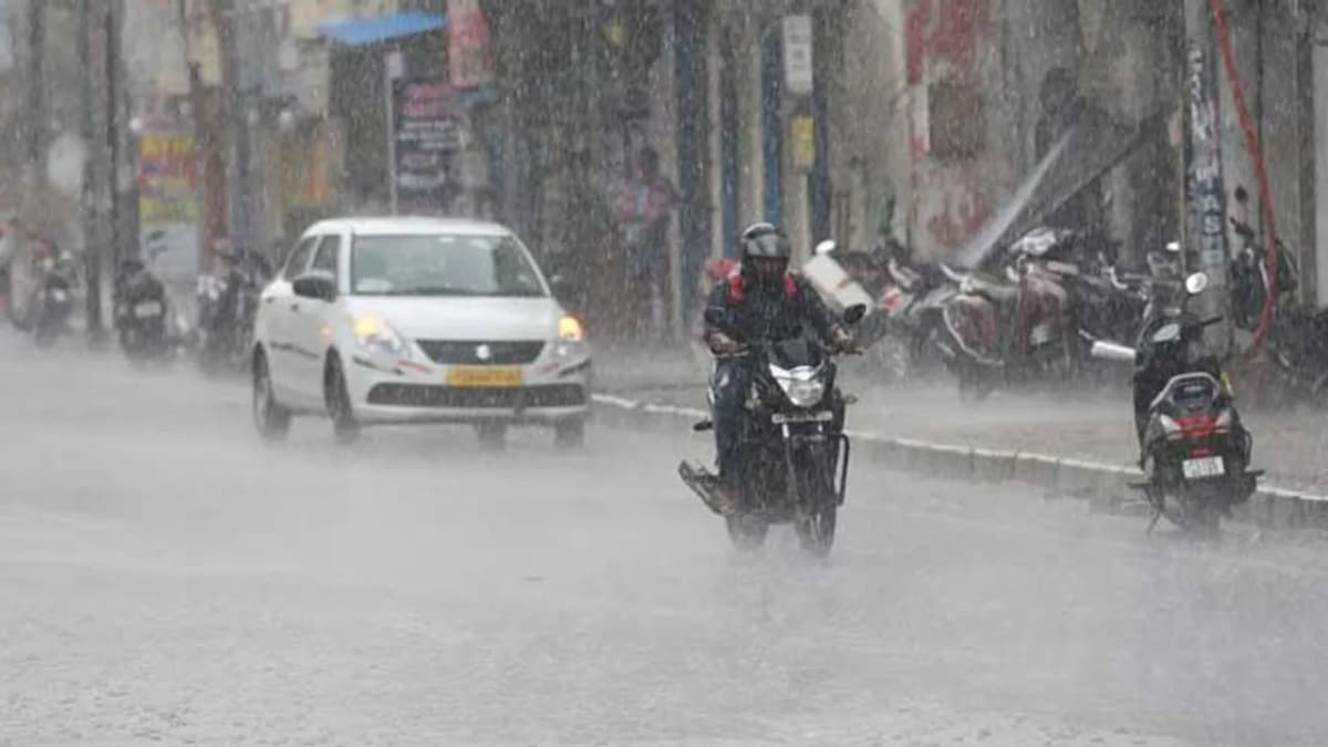 రెండు రోజులు ఉరుములు, మెరుపులతో భారీ వర్షాలు.. ప్రజలు అప్రమత్తంగా ఉండాలి