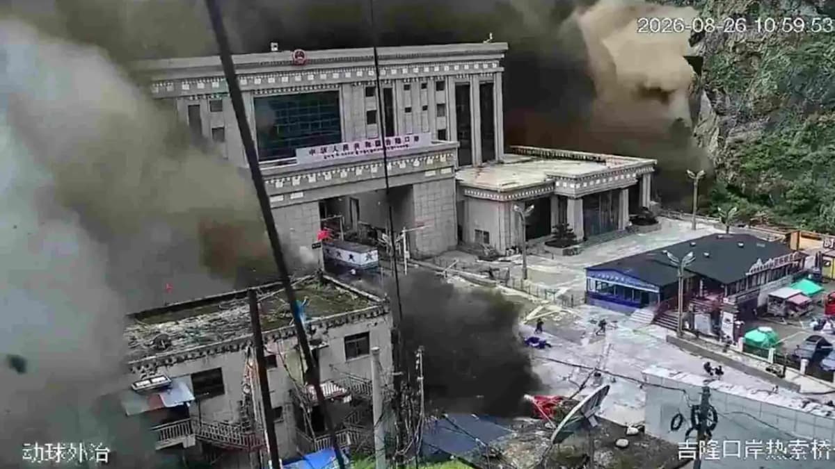 నేపాల్‌లో భారీ ఆకస్మిక వరదల ప్రళయం.. 384 మంది గల్లంతు.. 105 మంది భారతీయులు!