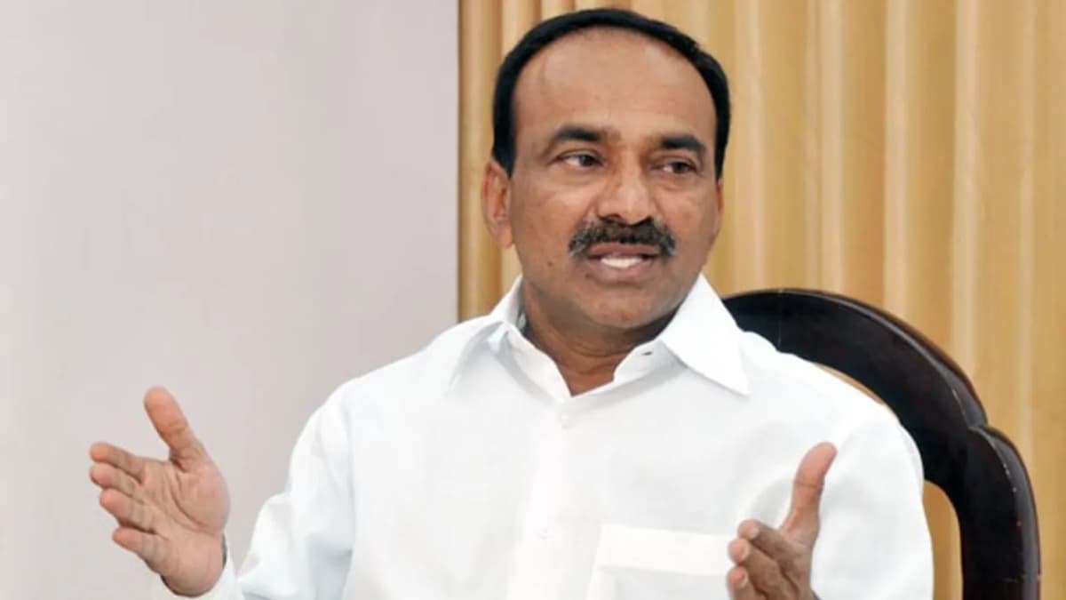 కేసీఆర్ పాలనలాగే రేవంత్ పాలన.. పెనం మీద నుంచి పొయ్యిలో పడ్డాం: ఈటల