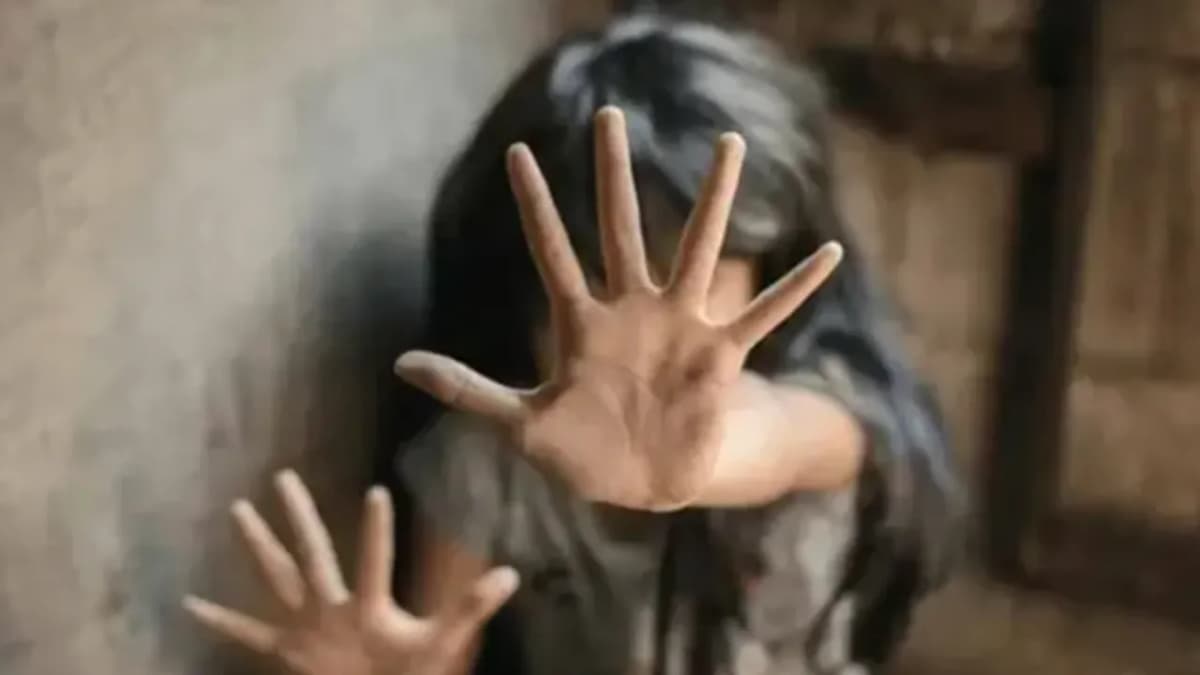 ఢిల్లీలో మరో నిర్భయ తరహా ఘటన.. కదిలే బస్సులో బాలికపై సామూహిక అత్యాచారం