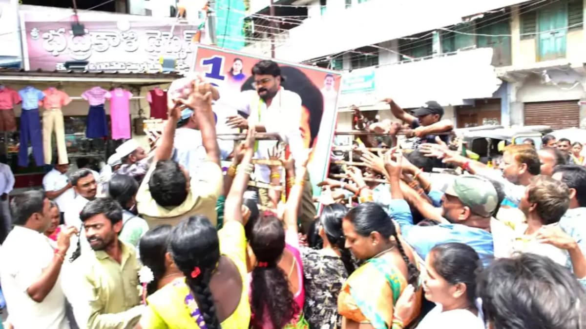 Warangal | రేవంత్ సర్కార్ 1,000 రోజుల సందర్బంగా కాంగ్రెస్‌ ఉచిత ఉల్లిగడ్డల పంపిణీలో ఉద్రిక్తత