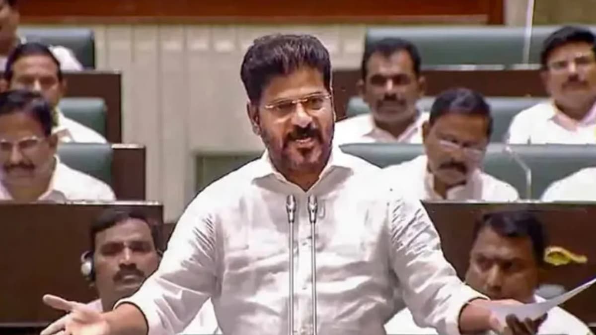 తాతా మధును డిస్మిస్ చేయాలి..కేసీఆర్ క్షమాపణ చెప్పాలి: సీఎం రేవంత్ కీలక డిమాండ్