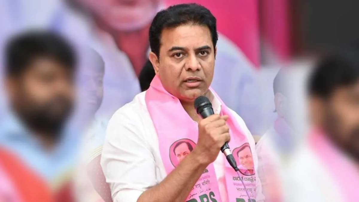 వీరప్పన్‌ను అటవీ మంత్రిని చేస్తే ఎలా ఉంటుందో.. రేవంత్‌ను సీఎంను చేస్తే అట్లనే ఉంది: కేటీఆర్