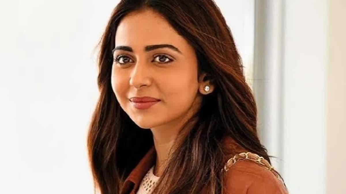 నాకు గాడ్‌ఫాదర్లు ఎవరూ లేరు..నేను ఎవరికీ బినామీని కాదు..ఐటీ సోదాలపై రకుల్‌ప్రీత్ సింగ్ క్లారిటీ