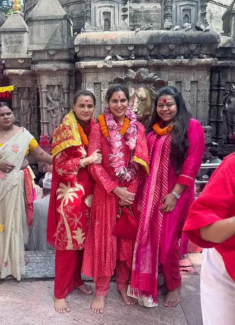 కామాఖ్య ఆల‌యంలో రామ్‌చ‌ర‌ణ్ స‌తీమ‌ణి ఉపాస‌న ఫోటో గ్యాలరీ  image 3