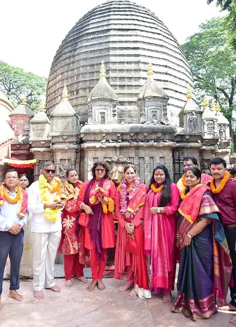 కామాఖ్య ఆల‌యంలో రామ్‌చ‌ర‌ణ్ స‌తీమ‌ణి ఉపాస‌న ఫోటో గ్యాలరీ  image 5