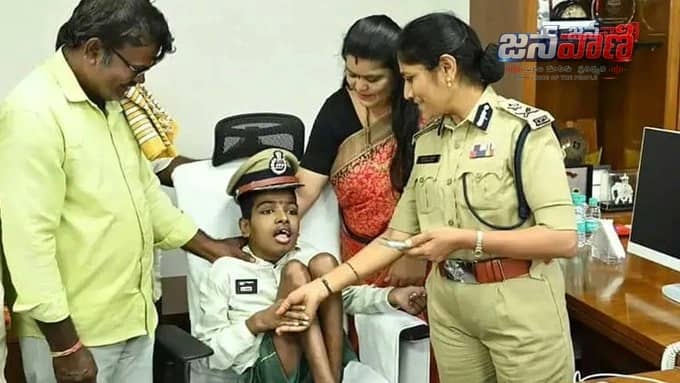 దివ్యాంగ యువకుడి కలను నిజం చేసిన మల్కాజ్గిరి సీపీ.. కమిషనర్ కుర్చీలో కూర్చోబెట్టి మరపురాని అనుభూతి