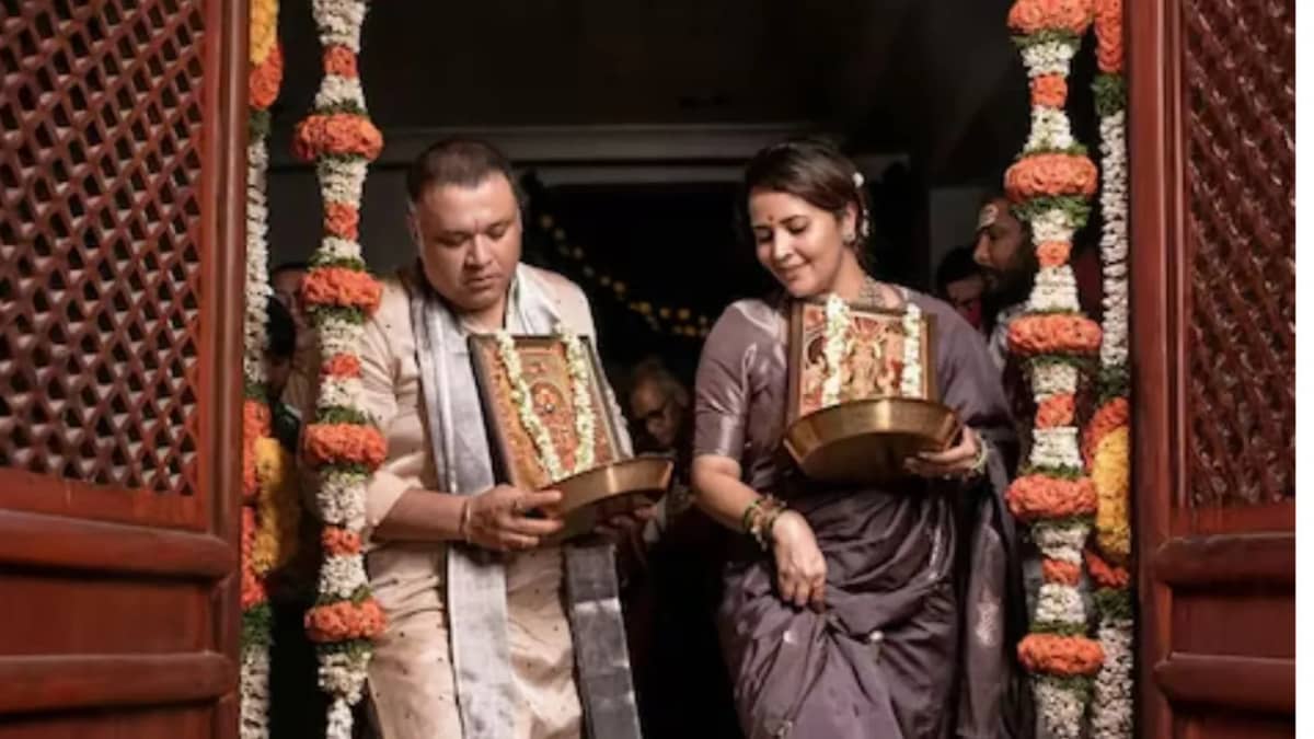 అనసూయ కొత్త ఇల్లు ఎన్ని కోట్లో తెలిస్తే నోరెళ్లబెడతారు.. స్టార్ హీరోల ఇళ్లకు ఏమాత్రం తీసిపోని లగ్జరీ!