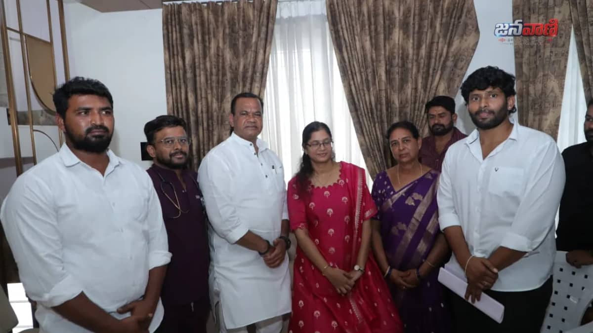 రూ.5 కోట్ల బకాయికి రూ.54 కోట్ల నోటీసా?.. మైనింగ్ అధికారిపై కోమటిరెడ్డి ఆగ్రహం