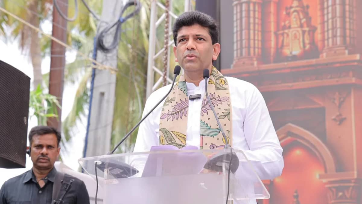 ‘అమరావతి చిత్రకళా వీధి’ కార్యక్రమంలో మాట్లాడుతున్న కేంద్రమంత్రి పెమ్మసాని చంద్రశేఖర్