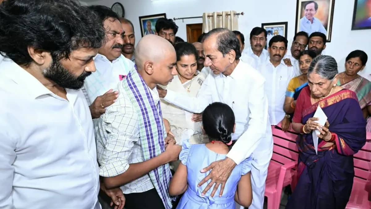 పెద్ది సుదర్శన్ రెడ్డి కుటుంబానికి అండగా కేసీఆర్..రూ.2.25 కోట్ల ఆర్థిక సాయం