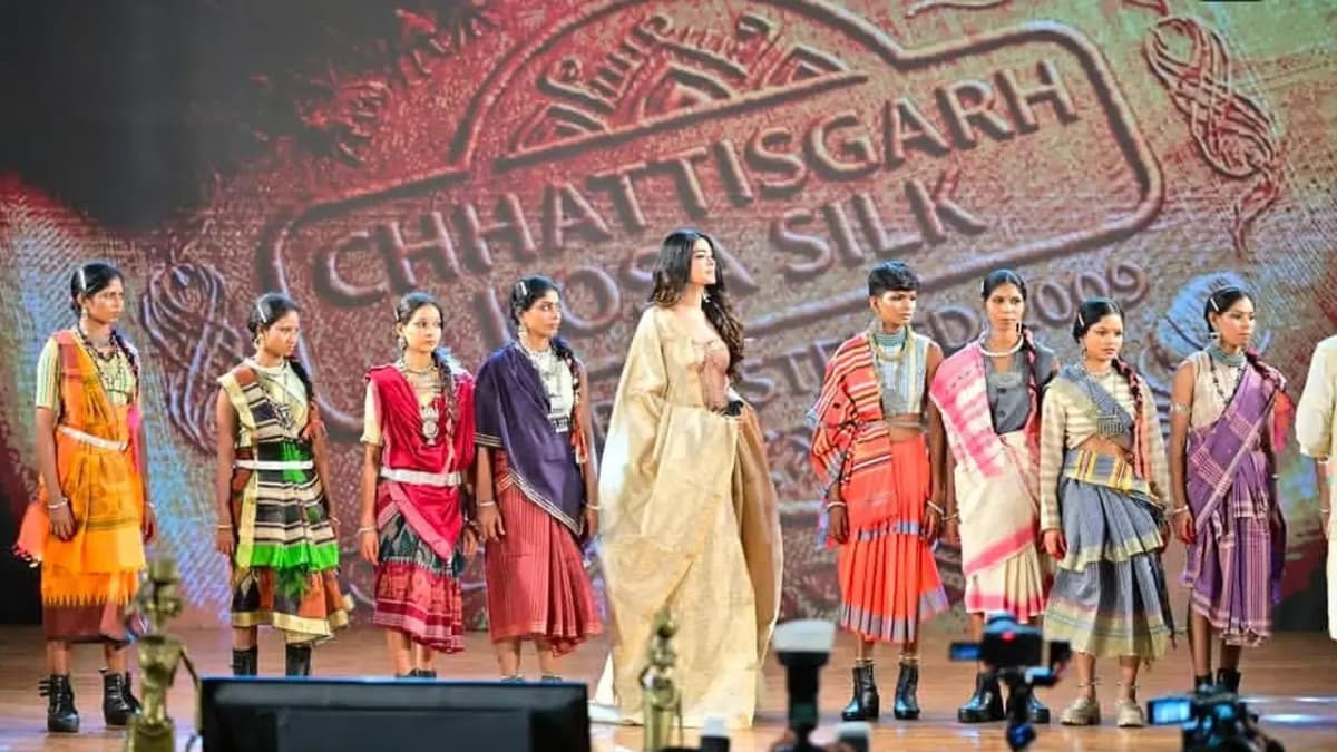 ఒకప్పుడు అడవుల్లో ఆయుధాలు.. ఇప్పుడు ర్యాంప్పై హుందాగా అడుగులు