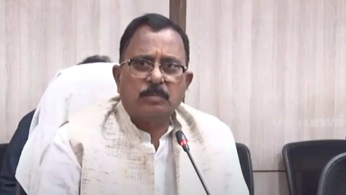 సీఎం రేవంత్ రెడ్డి ప్రతిష్ఠను దెబ్బతీసేలా వ్యాఖ్యలు..చర్యలు తప్పవన్న మల్లు రవి
