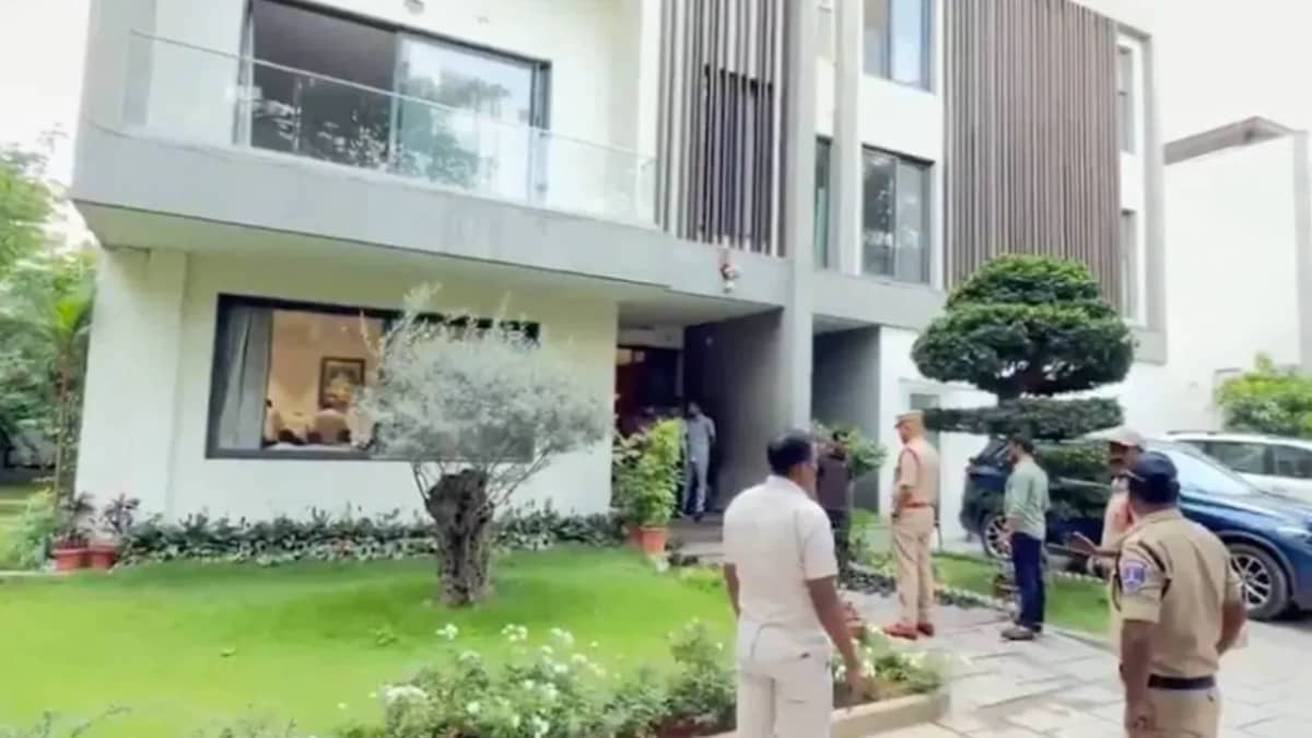 హరీశ్ రావు హౌస్ అరెస్ట్.. పాలిటెక్నిక్ విద్యార్థులకు మద్దతుగా వరంగల్ పర్యటనకు బ్రేక్