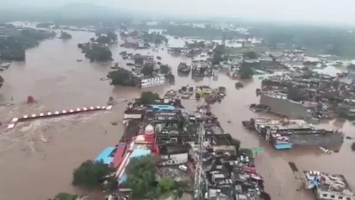 చిత్రకూట్ను ముంచెత్తిన వరదలు.. ఉగ్రరూపంలో మందాకిని నది