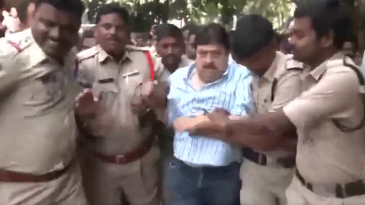 ప్రజాస్వామ్యాన్ని రక్షించాలంటే కాంగ్రెస్ను ఓడించాలి: బీజేపీ చీఫ్ రామచందర్ రావు