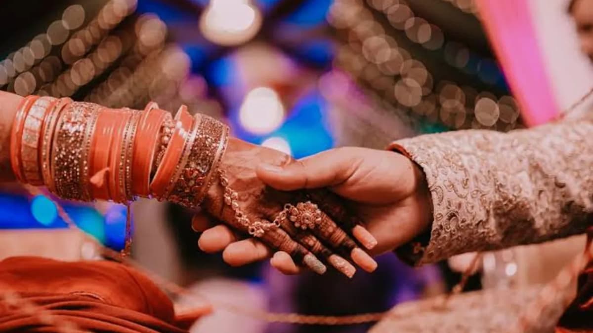 ఏళ్లుగా ప్రియుడితో ప్రేమ.. పెళ్లైన ఏడాదికే వెళ్లిపోయిన భార్య.. భర్త ఏం చేశాడంటే?
