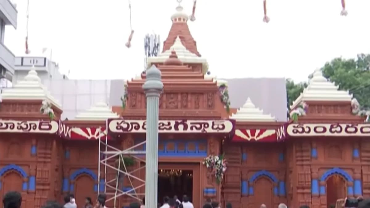 పూరీ జగన్నాథ ఆలయాన్ని తలపించేలా బాలాపూర్ గణేశ్ మండపం.. ఖర్చెంతో తెలుసా?