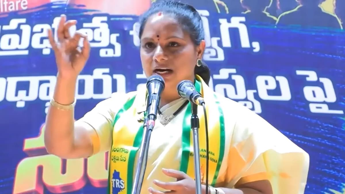 ఉద్యోగులు మీ బానిసలు కాదు.. రేవంత్కు కవిత అల్టిమేటం