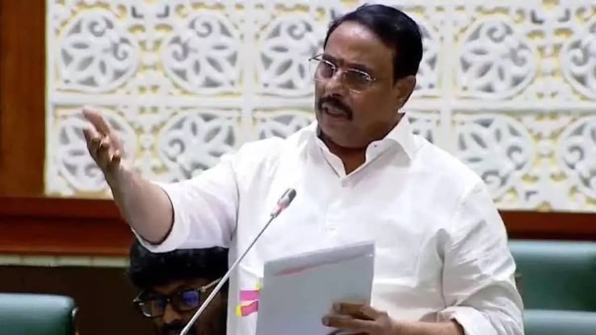 మా నియోజకవర్గ ఇళ్లు ఇతరులకు ఎలా ఇస్తారు?..ప్రభుత్వంపై దానం నాగేందర్ ఎదురుదాడి