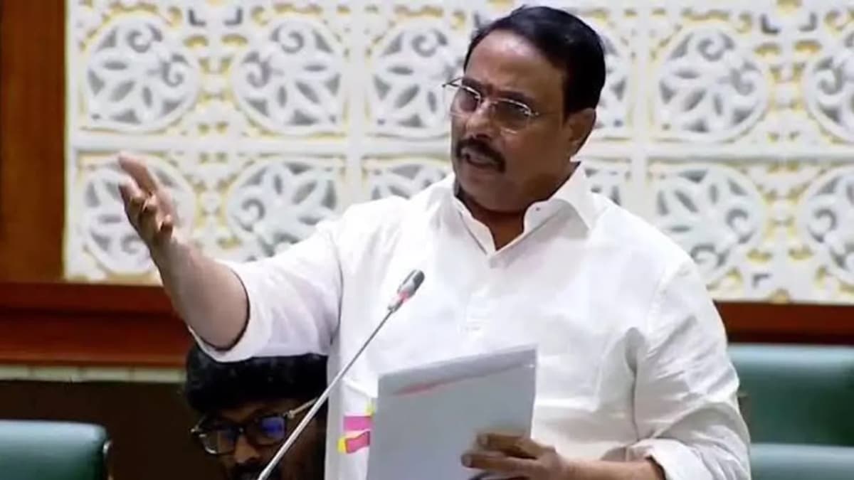 మా నియోజకవర్గ ఇళ్లు ఇతరులకు ఎలా ఇస్తారు?..ప్రభుత్వంపై దానం నాగేందర్ ఎదురుదాడి